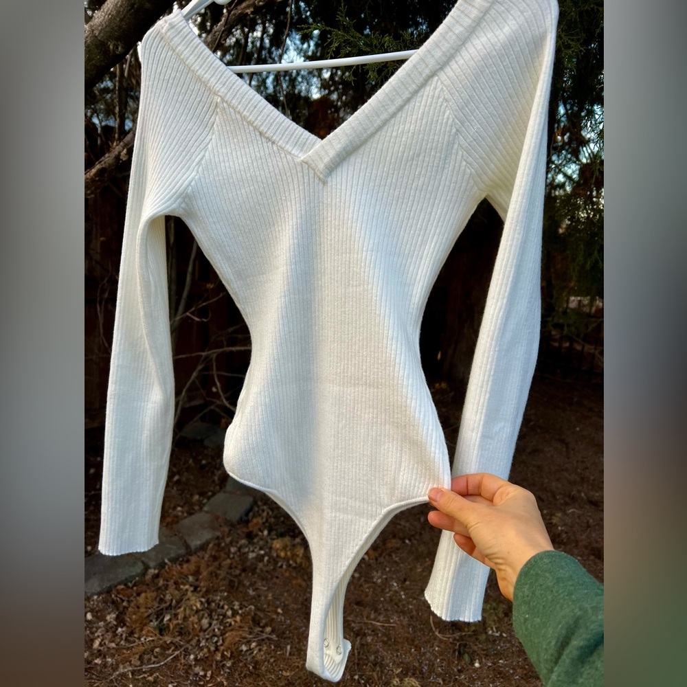 NWT Windsor ivory white sweater off-shoulder thong bodysuit L boat v neck gift
